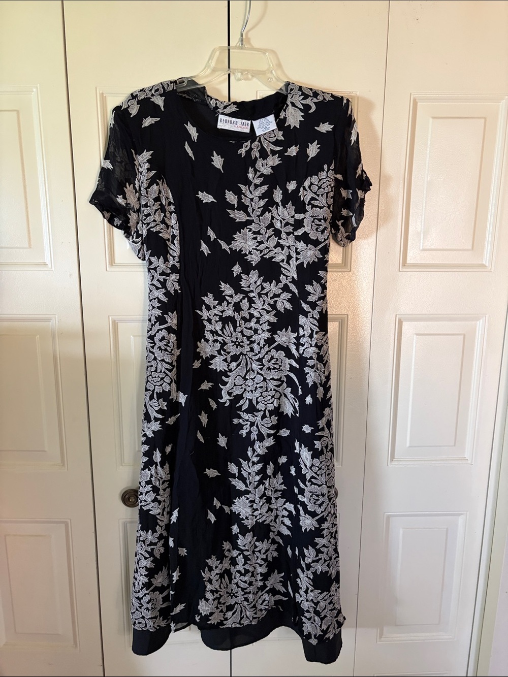 Elegant Sheer Upscale Floral Wedding Flowy Sophsicated Dress Lightweight 12P